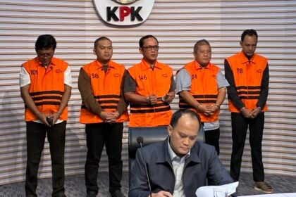 8 Fakta Bupati Lampung Tengah : 9 Bulan Menjabat, Ketiduran Saat Rapat, Endingnya Kena OTT KPK