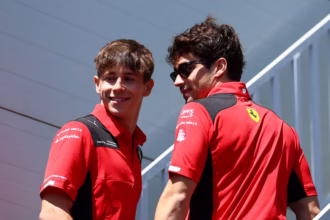 Balapan Bareng Kakaknya di Ferrari, Arthur Leclerc Gantikan Hamilton di FP1 Abu Dhabi