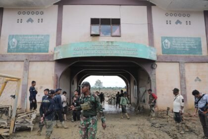 Pembersihan Puing Ponpes Darul Muchlisin Aceh Tamiang Dipercepat