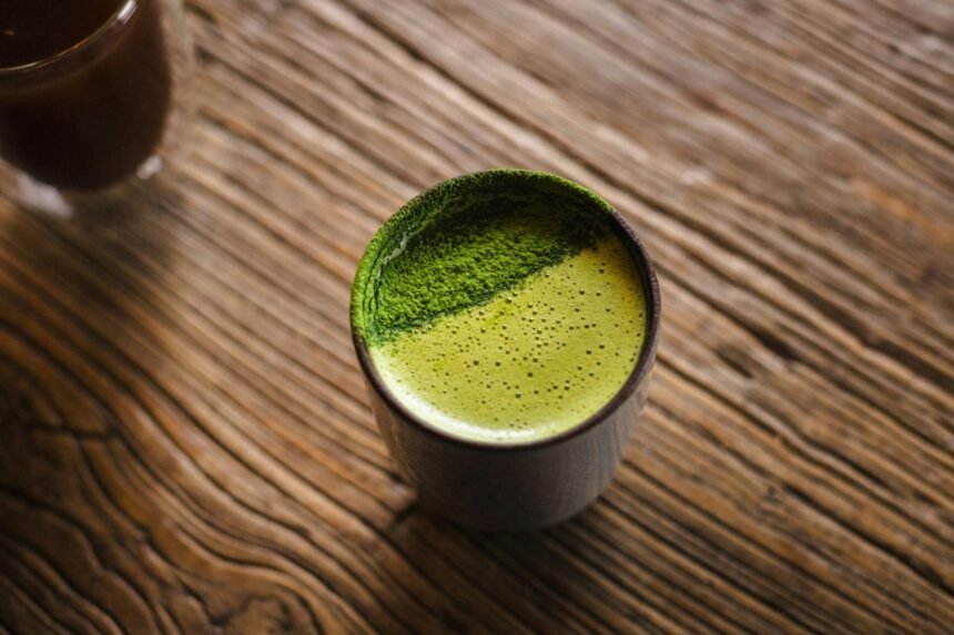 Teh Hijau vs Matcha: Serupa Tapi Beda Banget, Mana yang Lebih Sehat?