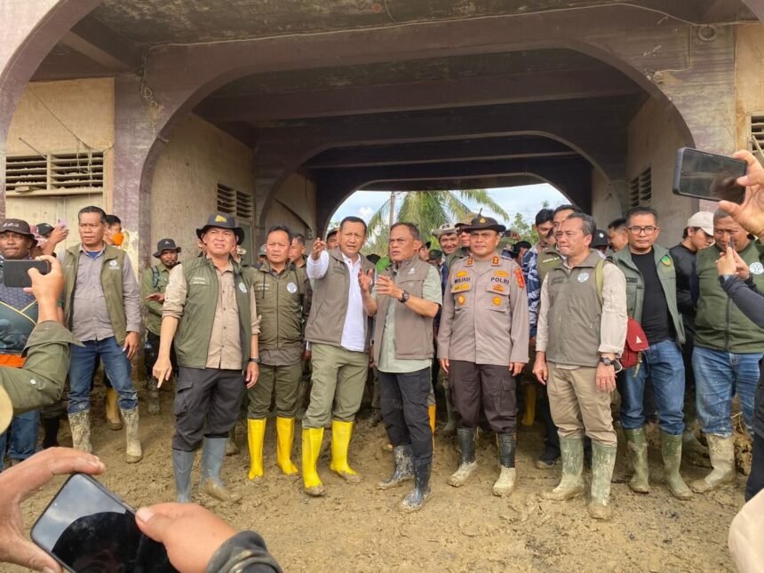 Kemenhut Intensifkan Kolaborasi Lintas Sektor Percepat Pembersihan Kayu Dampak Bencana Sumatra