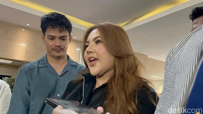 2 Kali Mangkir, Lisa Mariana Akhirnya Ditangkap Paksa Polda Jabar