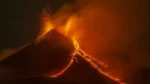 Gunung Etna Meletus Dahsyat, Lava 400 Meter dan Abu Tebal Menyelimuti Sisilia