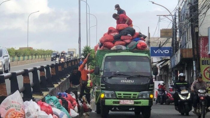 Pemkot Tangsel Umumkan Darurat Sampah, Warga Diminta Tahan Buang Sampah