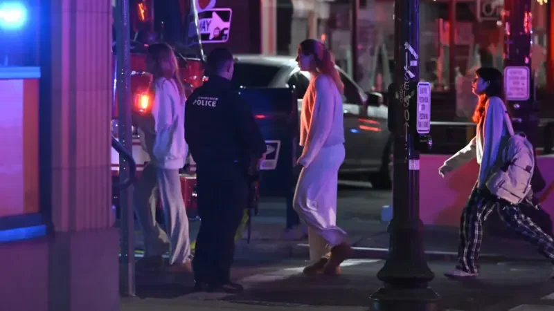 Penembak Misterius Teror Brown University, Dua Mahasiswa Tewas dan 9 Luka-luka 3 Penembak Misterius Teror Brown University, Dua Mahasiswa Tewas dan 9 Luka-luka