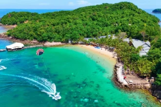 Pulau Vietnam Ini Kalahkan Bali di Daftar Pulau Terindah Asia 2025