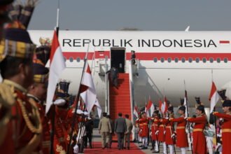 Tiba di Islamabad, Prabowo Disambut Hangat Presiden Zardari dan PM Sharif
