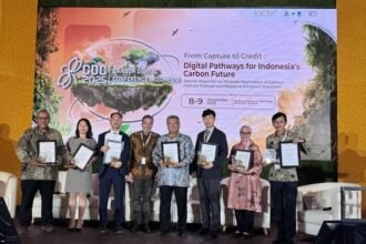 Rekind, AES, dan RINA menandatangani MoU strategis pengembangan teknologi pirolisis biomassa pada Carbon Digital Conference 2025 di ITB.