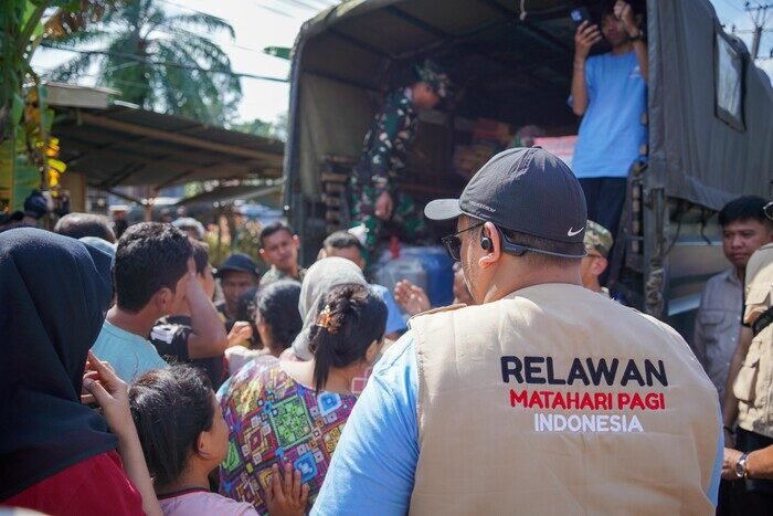 Wamenhaj Dahnil Anzar Bersama Pengurus Besar Matahari Pagi Indonesia Salurkan Bantuan Kemanusiaan di Aceh Tamiang 3 Wamenhaj Dahnil Anzar Bersama Pengurus Besar Matahari Pagi Indonesia Salurkan Bantuan Kemanusiaan di Aceh Tamiang