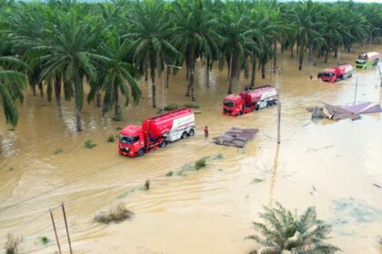 Truk BBM dan alat berat bergerak menuju Aceh Tamiang untuk mempercepat pembukaan jalur darat.
