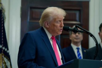 Presiden Amerika Serikat Donald Trump tegaskan fase kedua rencana Gaza segera bergerak di tengah eskalasi terbaru.