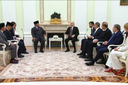Putin dan Prabowo membahas perluasan kerja sama strategis Rusia–Indonesia di Kremlin, mencakup pertahanan hingga pangan.