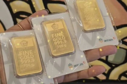 Harga emas Antam kembali menanjak hingga menyentuh Rp2,431 juta per gram pada perdagangan Kamis.
