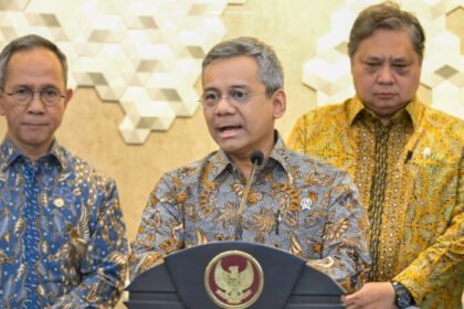 Wamenkeu Suahasil Nazara memaparkan kinerja pembiayaan APBN 2025 yang dinilai masih terkendali meski penarikan utang telah menembus Rp614,9 triliun.