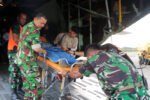 Pesawat C-130 Hercules TNI AU saat menjalankan misi evakuasi medis udara demi mempercepat penanganan pasien darurat.
