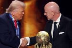 Kontroversi memuncak setelah Gianni Infantino memberikan penghargaan perdamaian FIFA kepada Donald Trump dalam acara undian Piala Dunia 2026.