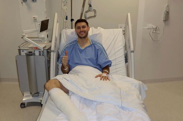 Santiago Gimenez menjalani operasi pergelangan kaki demi pemulihan total bersama AC Milan.