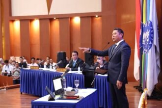 Wamentan Sudaryono memaparkan hasil riset doktoralnya yang menegaskan holdingisasi BUMN sebagai strategi tepat memperkuat sektor pangan nasional.