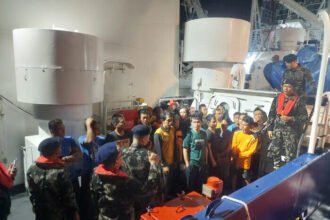 Operasi SAR gabungan dikerahkan untuk menangani kebakaran KM Maulana 30 di Perairan Tanggamus, Lampung.