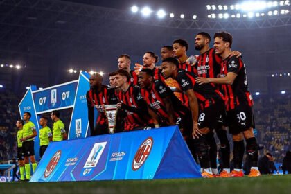 Jadwal lengkap Liga Italia pekan ke-16 menghadirkan laga penting AC Milan vs Verona dan Atalanta vs Inter yang berpotensi menentukan arah perburuan gelar.