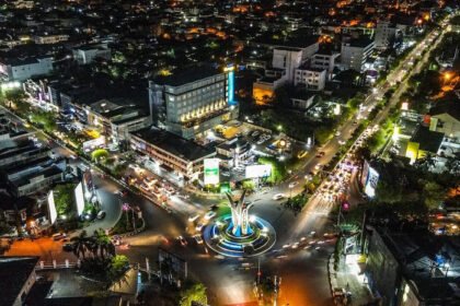 Listrik Banda Aceh pulih total setelah banjir longsor, PLN pastikan sistem Sumatra stabil dan warga kembali beraktivitas normal. (Foto: Ist)
