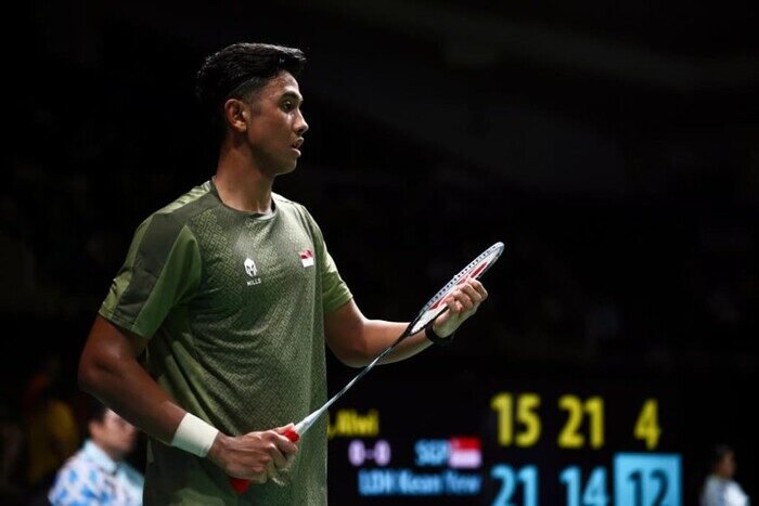 Alwi Farhan memberikan awal gemilang untuk tim Indonesia dengan kemenangan dua gim langsung pada final beregu SEA Games 2025.