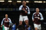 Ollie Watkins menjadi pahlawan Aston Villa lewat dua gol penentu kemenangan atas Chelsea di Stamford Bridge.
