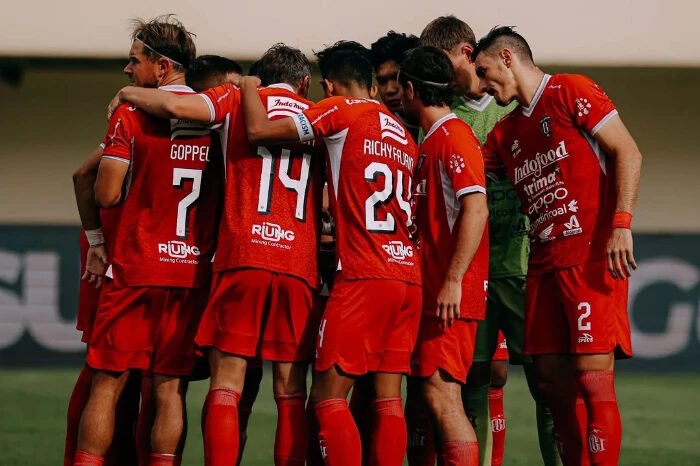 Bali United bersiap menjamu Dewa United dalam laga tunda BRI Super League di Stadion Kapten I Wayan Dipta, Gianyar.