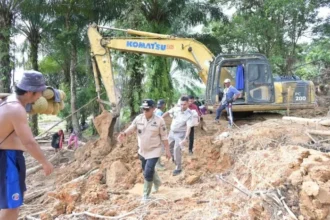 Pemulihan pascabencana di Tapanuli Tengah terus berlangsung meski akses listrik, internet, dan air bersih belum sepenuhnya normal.
