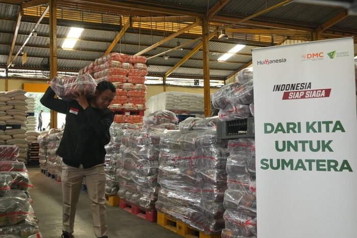 Pengiriman 60 ton bantuan pangan dari Dompet Dhuafa dan PT Food Station diberangkatkan menuju Sumatera–Aceh untuk memperkuat respons darurat penyintas banjir.