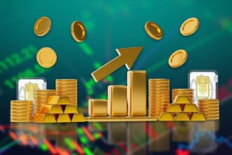 Harga emas Antam kembali menguat pada Sabtu, 20 Desember 2025, dengan kenaikan Rp8.000 per gram.