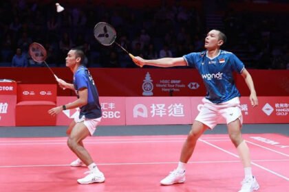 Ganda putra Indonesia Fajar Alfian/Muhammad Shohibul Fikri tampil sengit namun harus mengakui keunggulan Malaysia di BWF World Tour Finals 2025.
