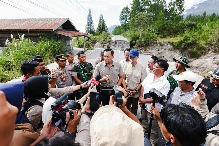 Pemerintah Kerahkan Armada Penuh di Sumatera: AHY Segera Sambungkan Lokasi yang Terputus 2 Pemerintah Kerahkan Armada Penuh di Sumatera: AHY Segera Sambungkan Lokasi yang Terputus