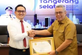 Kejari Tangsel berhasil menyelamatkan aset daerah Kota Tangerang Selatan senilai Rp84 miliar sehingga mendapatkan penghargaan dari Pemkot.