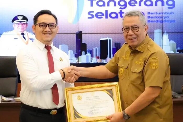 Kejari Tangsel berhasil menyelamatkan aset daerah Kota Tangerang Selatan senilai Rp84 miliar sehingga mendapatkan penghargaan dari Pemkot.