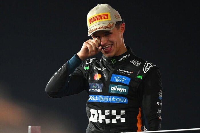 Lando Norris menangis haru setelah memastikan dirinya menjadi juara dunia Formula 1 musim 2025 pada Grand Prix Abu Dhabi, ubah perjalanan 7 tahun kariernya.