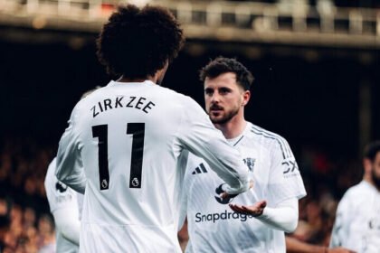 Selebrasi pemain Manchester United usai mengamankan kemenangan 2-1 atas Crystal Palace di Selhurst Park.