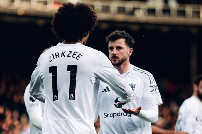 Selebrasi pemain Manchester United usai mengamankan kemenangan 2-1 atas Crystal Palace di Selhurst Park.