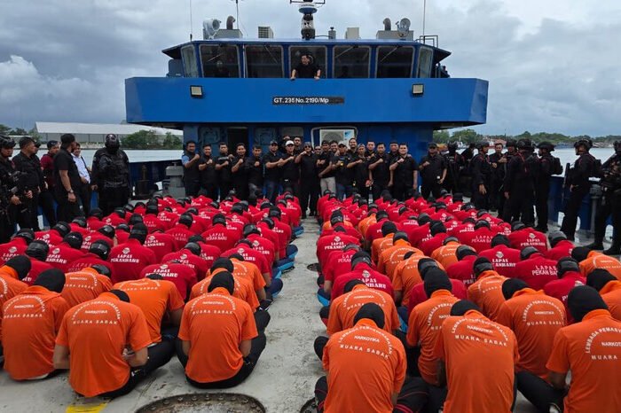 Operasi Akhir Tahun Ditjenpas: 130 Narapidana Risiko Tinggi Dikirim ke Nusakambangan 2 Operasi Akhir Tahun Ditjenpas: 130 Narapidana Risiko Tinggi Dikirim ke Nusakambangan