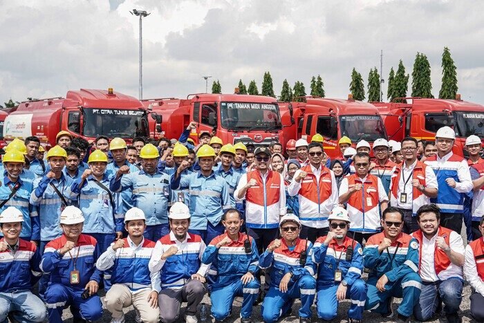 AMT lintas pulau diterjunkan Pertamina Patra Niaga demi menjaga suplai BBM di wilayah banjir Sumatera.