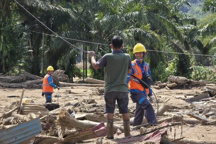 Agam Kembali Menyala, Sistem Kelistrikan Sumbar Pulih 100% Pascabencana 5 Agam Kembali Menyala, Sistem Kelistrikan Sumbar Pulih 100% Pascabencana