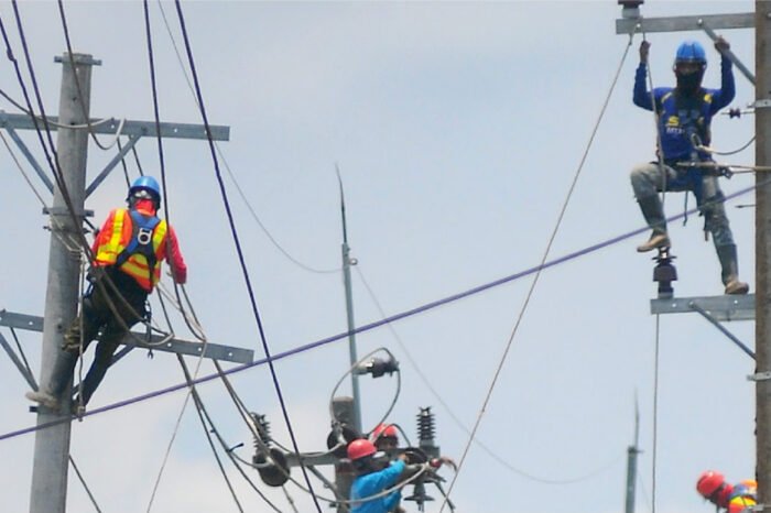 PLN menyiagakan 69 ribu personel dan ribuan peralatan pendukung untuk menjaga pasokan listrik nasional selama libur Natal dan Tahun Baru 2025.