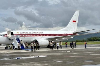 Presiden Prabowo meninjau langsung infrastruktur darurat dan wilayah terdampak banjir di Aceh.
