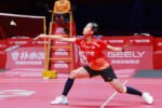 Putri Kusuma Wardani tampil ngotot saat menghadapi An Se-young pada laga Grup A BWF World Tour Finals 2025 di Hangzhou.