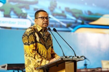 Optimisme Kastaf Kepresidenan Muhammad Qodari terhadap perkembangan investasi di KEK Batang yang dinilai mampu memperluas lapangan kerja dan mempercepat pertumbuhan industri otomotif, khususnya kendaraan listrik.