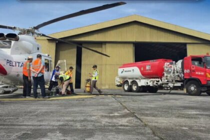 Pertamina Patra Niaga mengerahkan jalur udara dan laut untuk menjaga distribusi energi di Aceh pasca bencana.