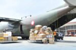 Pesawat Airbus A-400 TNI AU membawa 24 ton bantuan untuk korban banjir dan longsor Aceh setibanya di Bandara SIM.
