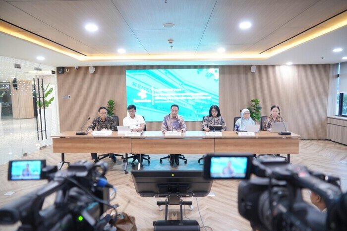 Kemenkes paparkan langkah darurat untuk menjaga layanan kesehatan tetap berjalan di wilayah Sumatra yang dilanda bencana.