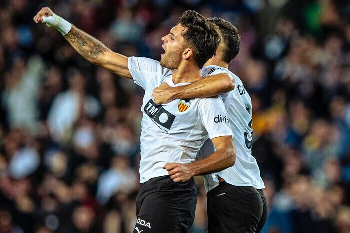Hugo Duro menjadi penyelamat Valencia setelah mencetak gol penyama kedudukan ke gawang Sevilla pada pekan ke-15 La Liga 2025.