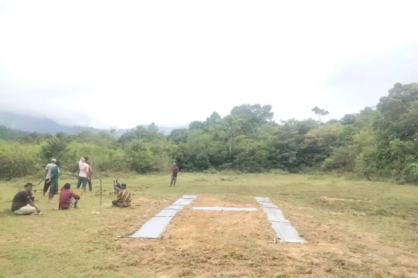 Bantuan Belum Datang, Warga Aceh Tengah Gotong Royong Bangun Helipad Darurat